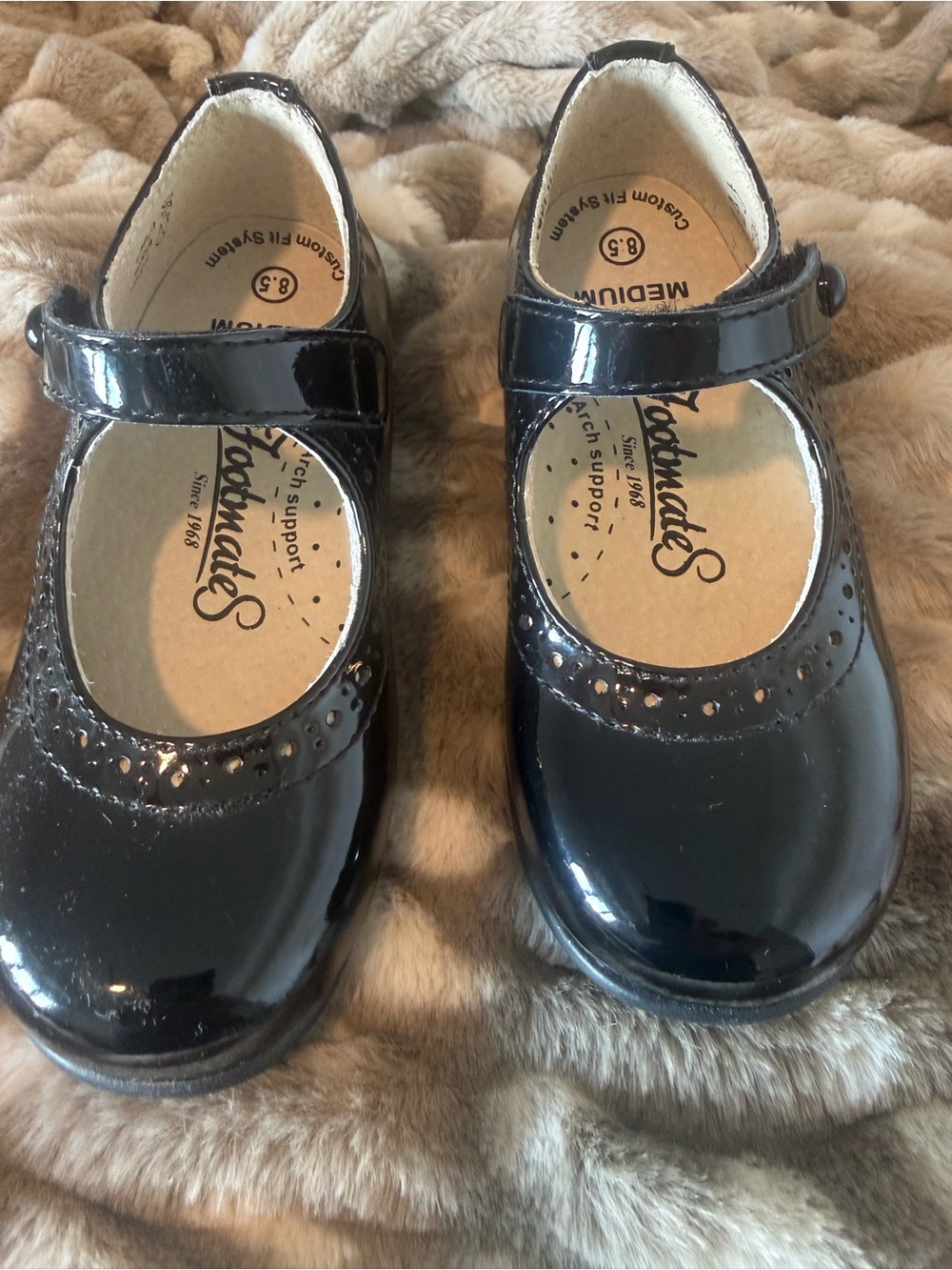 FootMates Black Patent Mary Jane Dress Shoes